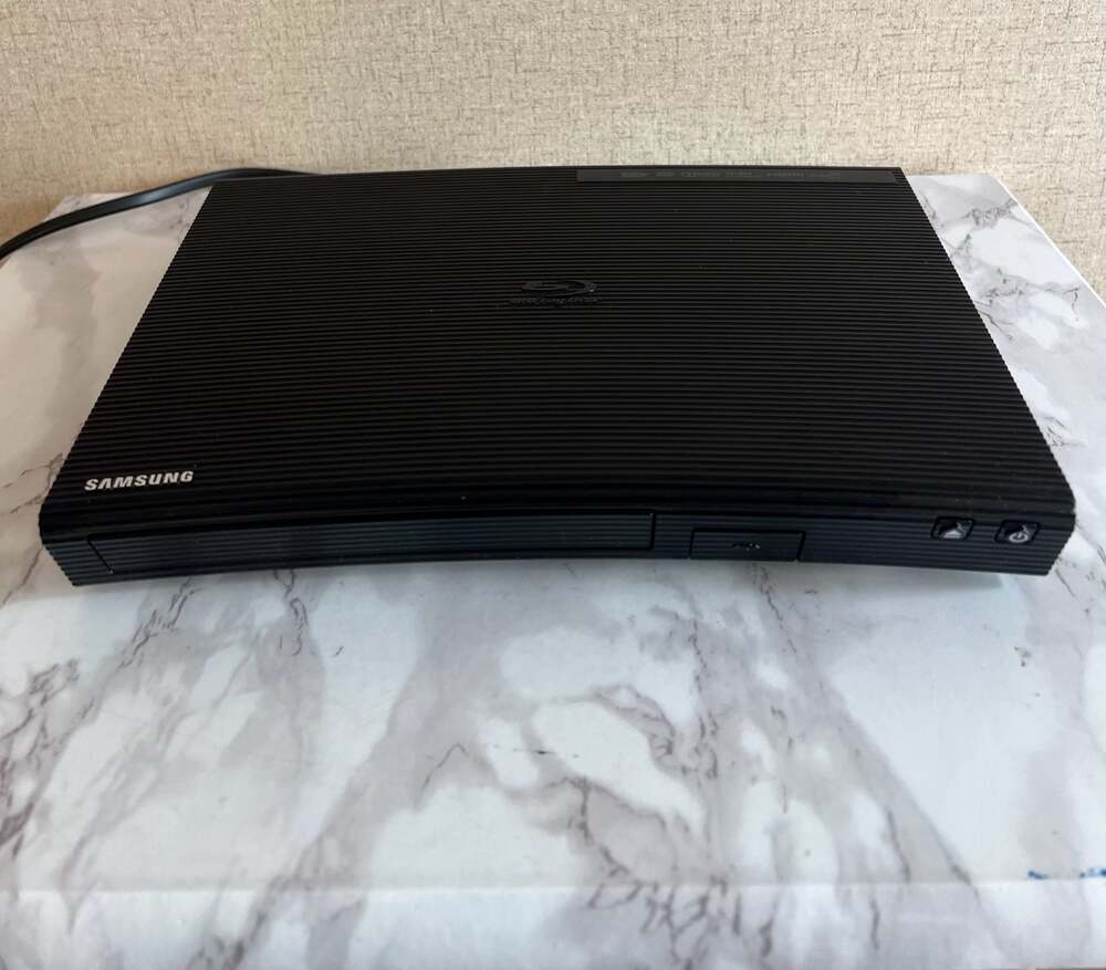 Samsung BD-JM51 Blu-ray Disc Player (No remote)